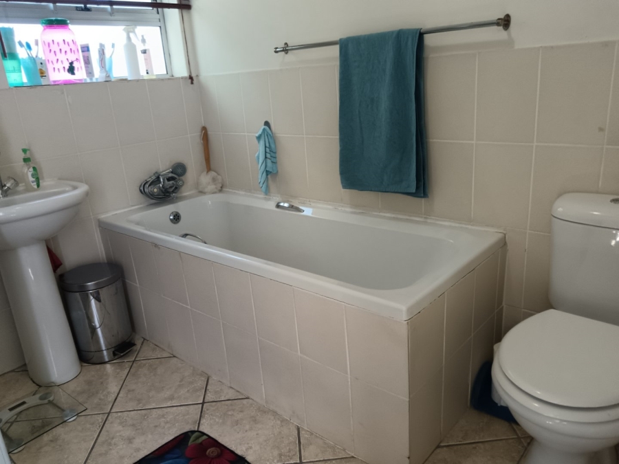 3 Bedroom Property for Sale in Fraaiuitsig Western Cape